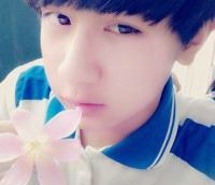 扮演小丑的男生头像
