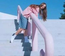 月倚轻云微信女生头像