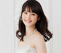 美颜女神佐佐木希唯美婚纱照