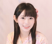 可爱萝莉室内甜美图片电脑壁纸