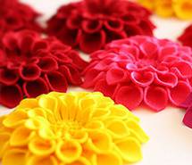 不织布多层花瓣胸针，一起来动手吧~~~