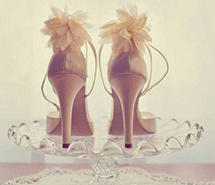 高跟鞋踩出小性感