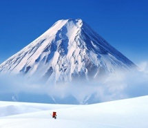 超高清雪山壮阔风景手机屏保壁纸