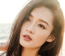 李沁海边写真壁纸