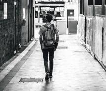 帅哥单人背景图片非主流桌面壁纸