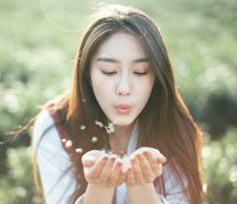 森系美女桌面壁纸