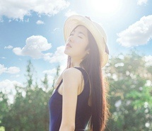 清新美女夏日唯美写真iPhone壁纸