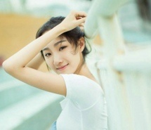 甜美清纯校花桌面壁纸