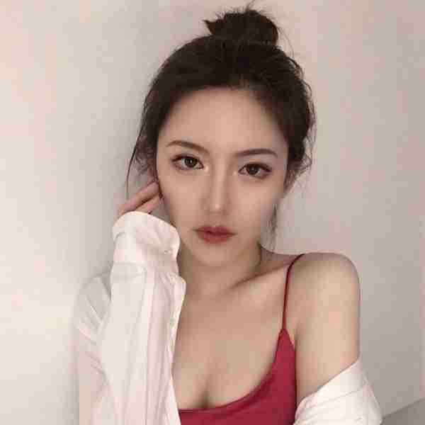 高冷性感美人