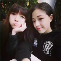 黑衣闺蜜逗乐