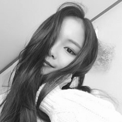 你的长发大眼好迷人 你的长发大眼好迷人