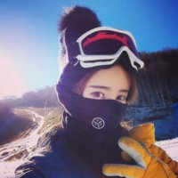 滑雪靓妹子