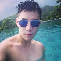游泳的冷男
