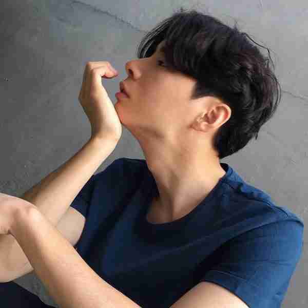 多情忧郁的男人