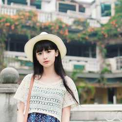 清纯草帽妹子