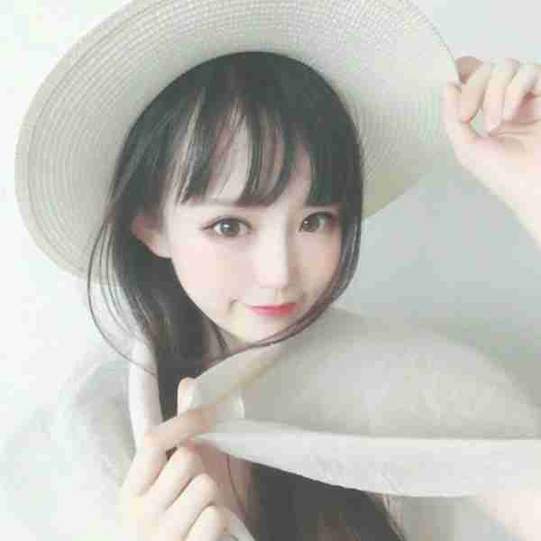 素衣草帽嫩妹子 素衣草帽嫩妹子