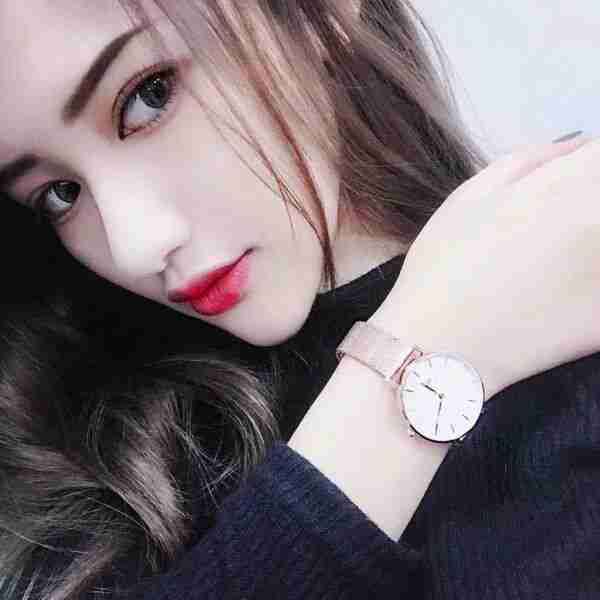 闭月羞花娇媚美人