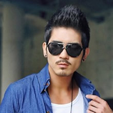 墨镜潮男霸气范 墨镜潮男霸气范