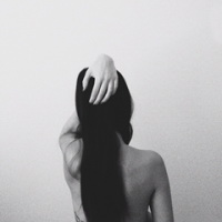 躶体长发美女背影 躶体长发美女背影