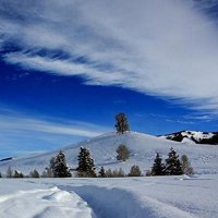 白雪蓝天清新美景