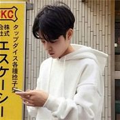 简约干净的帅气男生头像精