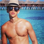 个性墨镜男生霸气头像精选