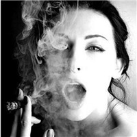 黑白女生专属伤感头像精选