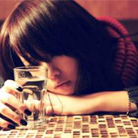 静静的守候LOMO风女生头像 安静的美女