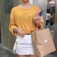 半身的美女 虽然看不到脸但是也很性感