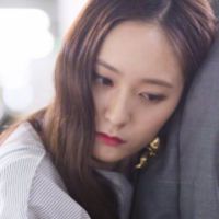 没有人会在意我的哭泣 只在意你的人