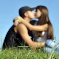 甜蜜的欧美情侣亲吻头像一对