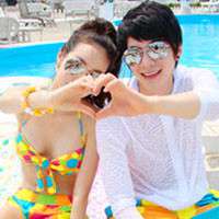 海边比基尼情侣头像图片 小清新很时尚的爱人