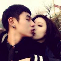 小清新接吻情侣头像一对 永远牵手的爱情 是最幸