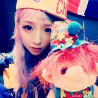 2017个性原宿女生头像 鲜艳的颜色学霸女神