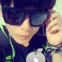 短发阳光帅气个性男生头像图片