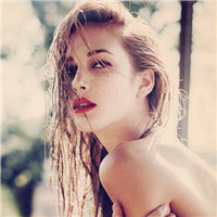 个性欧美女生头像 抽烟的样子更是成熟