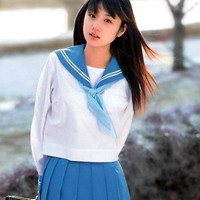 清新短发甜美可人穿校服的女生头像 好看的制服