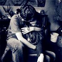 吻你的一刻就是一辈子的幸福了 黑白情侣头像