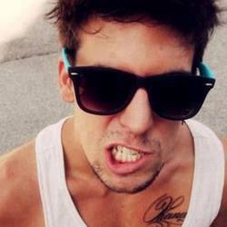 黑白控+彩色的个性的欧美头像图片大全 全部是大 黑白控+彩色的个性的欧美头像图片大全 全部是大