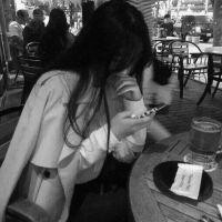 能让我失眠一夜的人他在远方 我一直牵挂着他