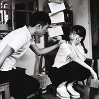 黑白情侣动漫头像拥抱的不带字一对的 共8对