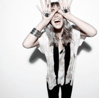 微信个性欧美女生头像_她不需要同情，不需要可