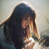 年轻貌美的活泼可爱 天真小清新女生头像阳光系