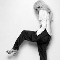 经过压缩jpg格式200x200的很拽的黑白女生微信头像 经过压缩jpg格式200x200的很拽的黑白女生微信头像