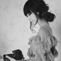 在爱情中，伤过的 痛过的黑白女生伤感头像