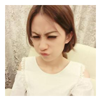 从小一起长大感情很深的闺蜜一左一右姐妹是
