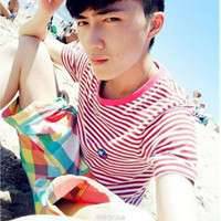 灿烂而不炫耀的帅气超拽男生带字阿宝色头像图