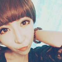 阳光下非主流阿宝色女生头像 生命是华丽的错觉