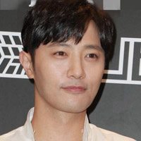 晋久头像 晋久微信头像图片 白T帅气