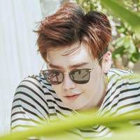 韩国男演员李钟硕微信头像图片 写真脱衣露肩秀